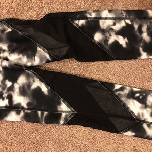 Patterned & Mesh athletic leggings